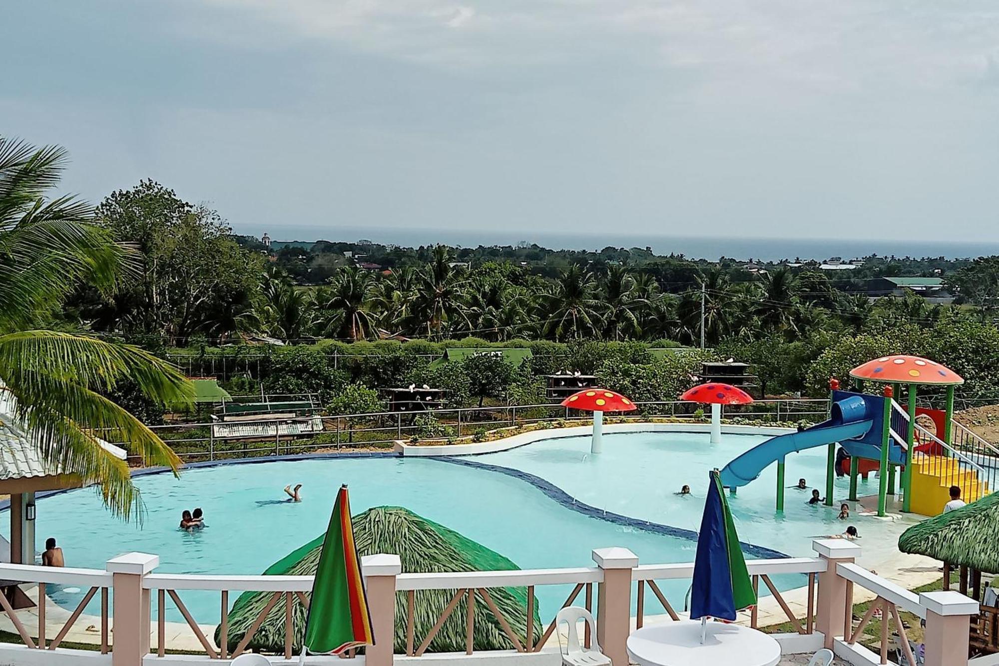 Garin Farm Pilgrimage Resort Powered By Cocotel San Joaquin Buitenkant foto
